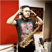 Maestro en música, con experiencia de trabajo con niños, niñas, adolescentes y jóvenes